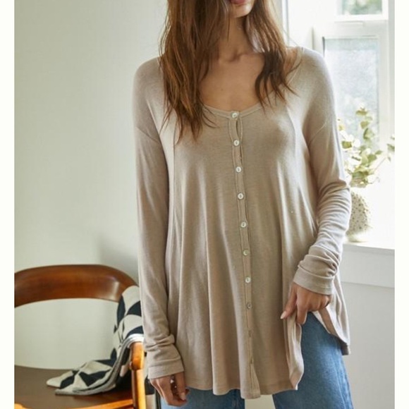 Nwt Knit Hacci Round Neck Button Down detailed Over-Sized Long Sleeve Top - Picture 1 of 4